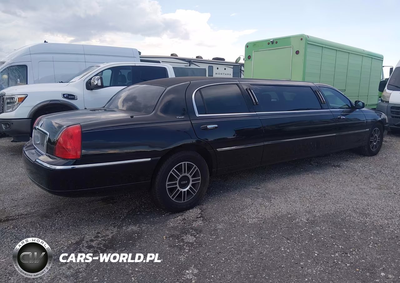 2006 Lincoln Town Car Executive VIN:1L1FM88W26Y634729 - 4