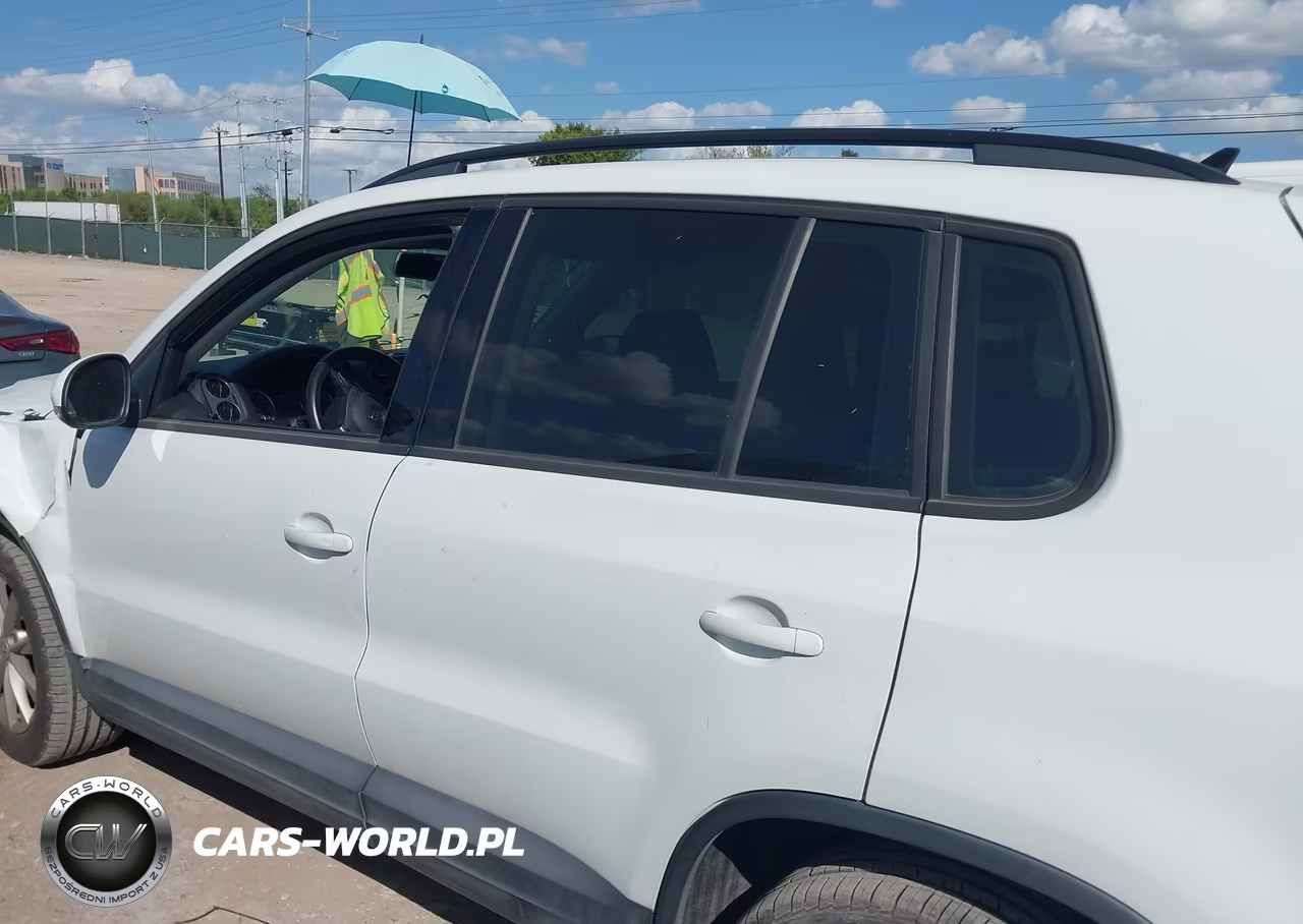 2017 Volkswagen Tiguan 2.0T-2.0T S VIN:WVGAV7AX2HK046502 - 14