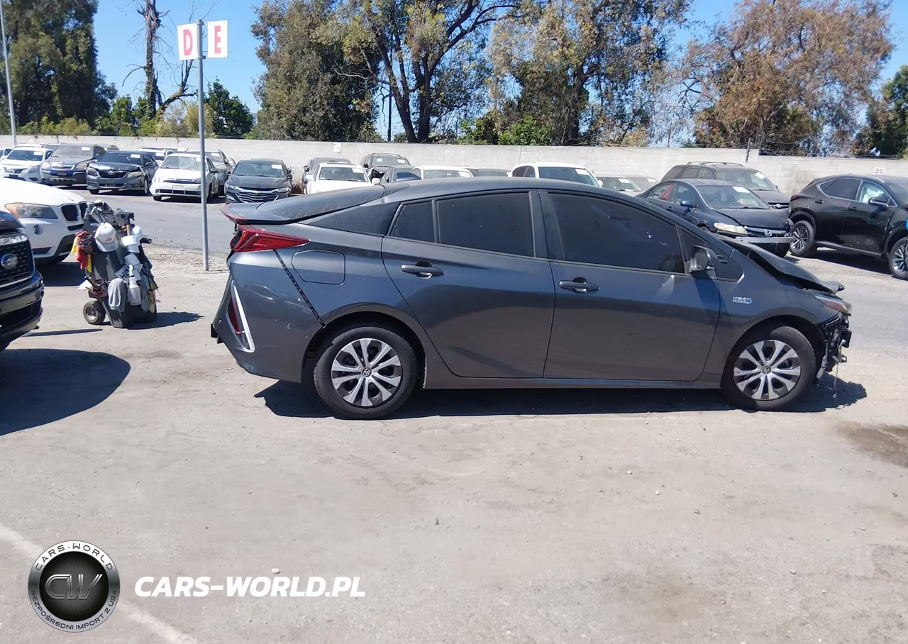 2021 Toyota Prius Prime Limited VIN:JTDKAMFP2M3165523 - 14