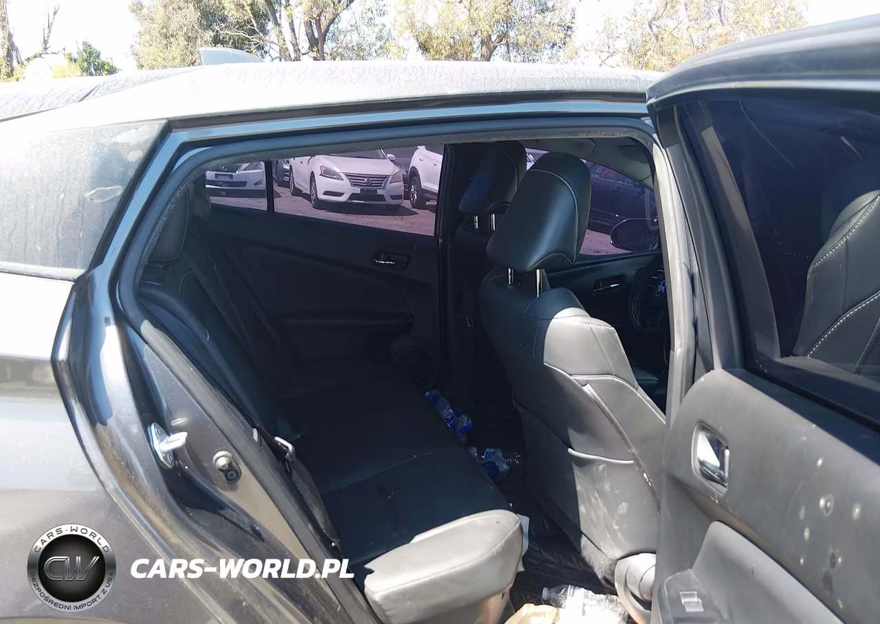 2021 Toyota Prius Prime Limited VIN:JTDKAMFP2M3165523 - 8