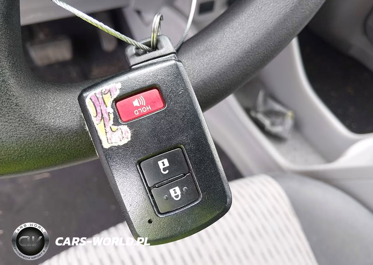 2017 Toyota Prius V Three VIN:JTDZN3EU2HJ066433 - 11