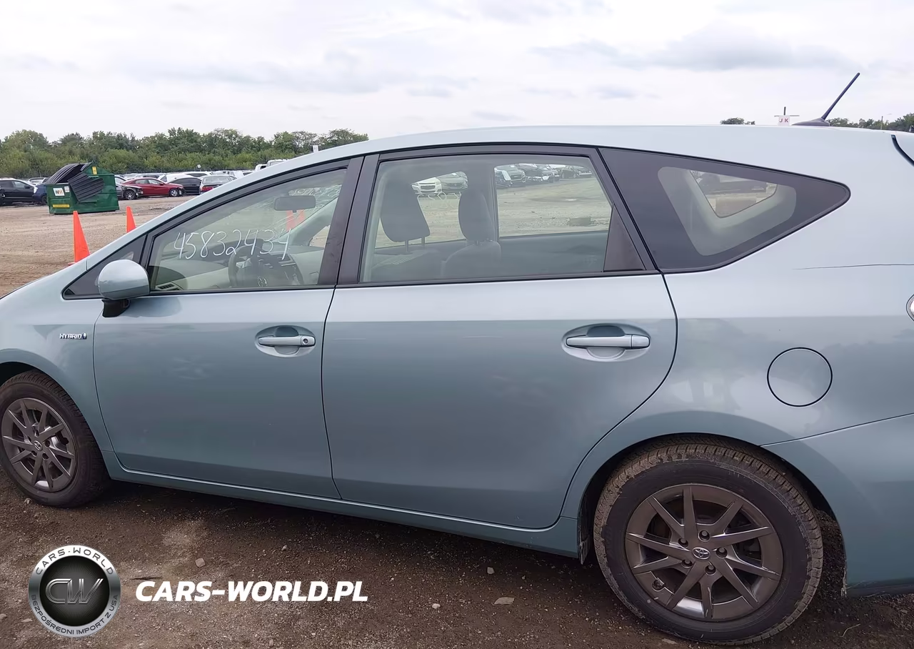 2017 Toyota Prius V Three VIN:JTDZN3EU2HJ066433 - 14