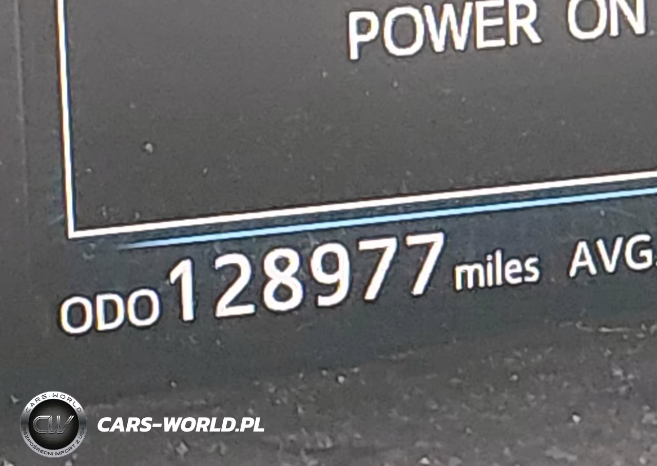 2017 Toyota Prius V Three VIN:JTDZN3EU2HJ066433 - 15