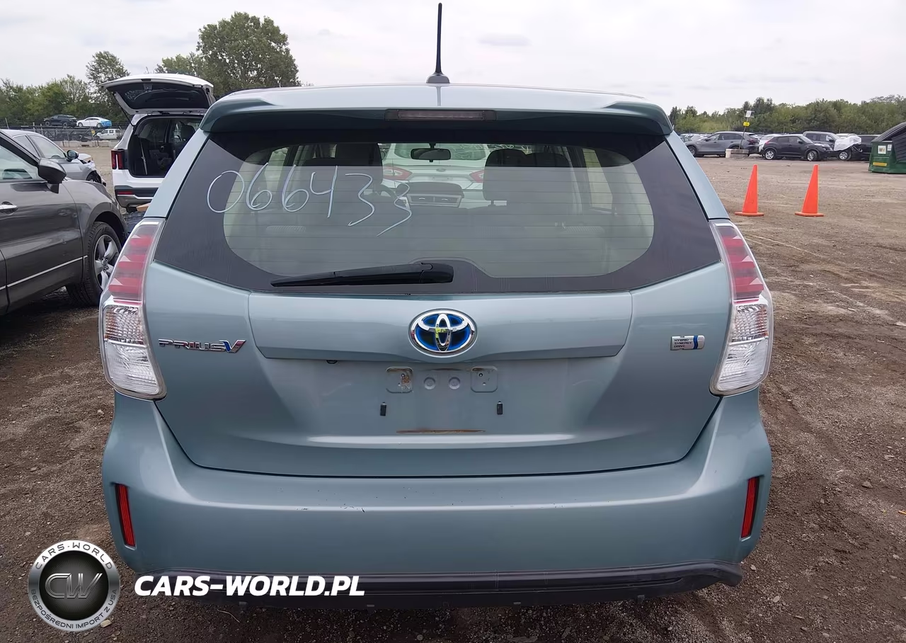 2017 Toyota Prius V Three VIN:JTDZN3EU2HJ066433 - 16