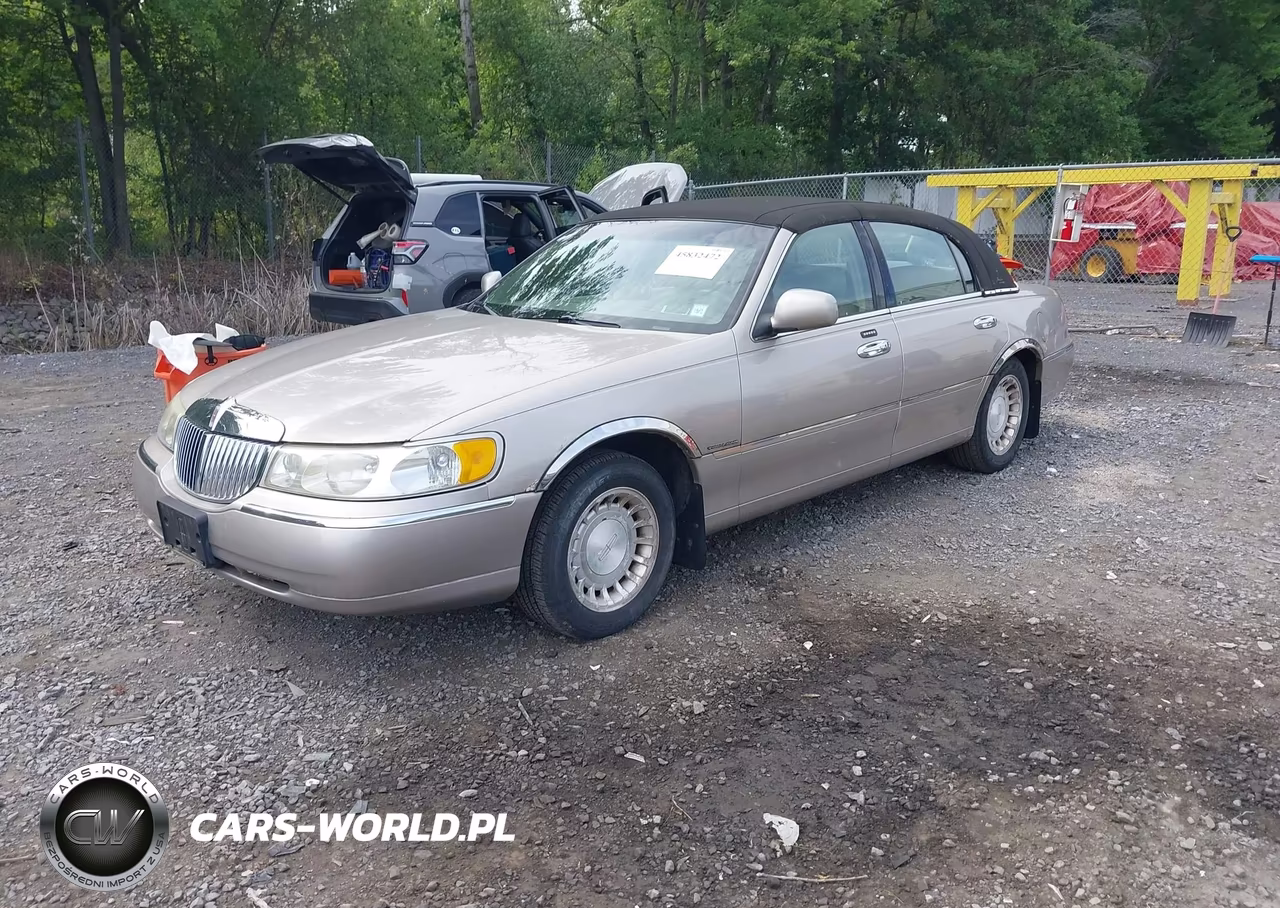 2002 Lincoln Town Car Executive VIN:1LNHM81WX2Y614546 - 2