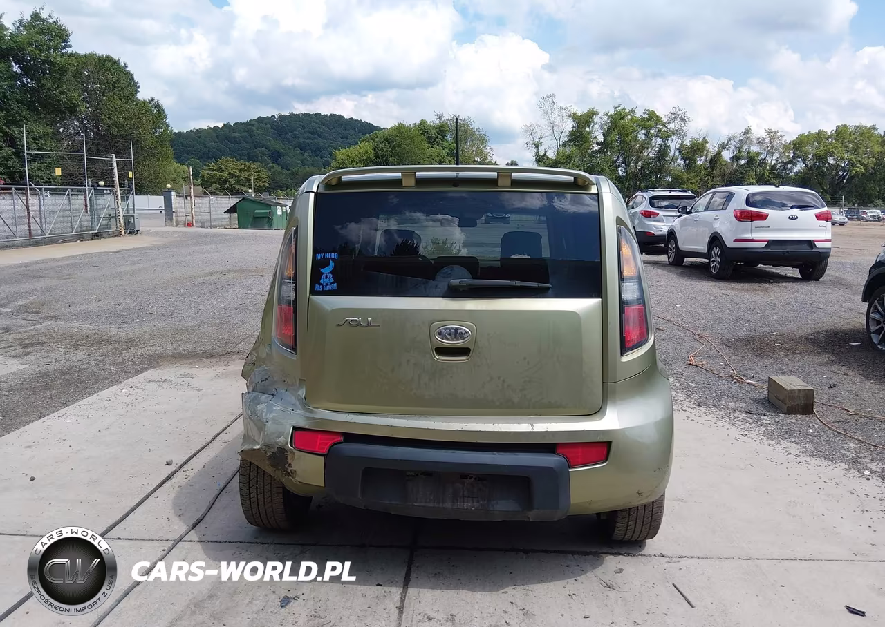 2010 Kia Soul + VIN:KNDJT2A22A7104635 - 16