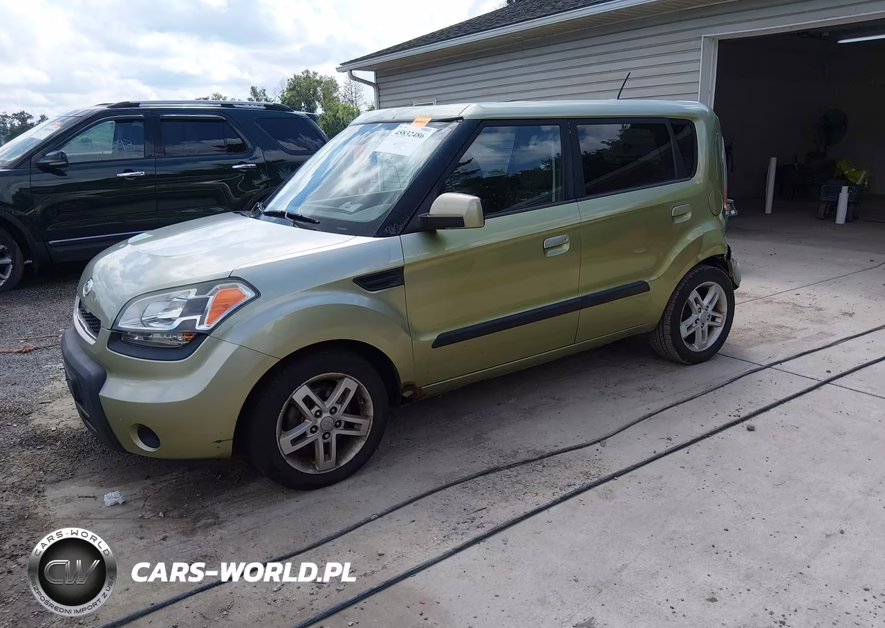 2010 Kia Soul + VIN:KNDJT2A22A7104635 - 2