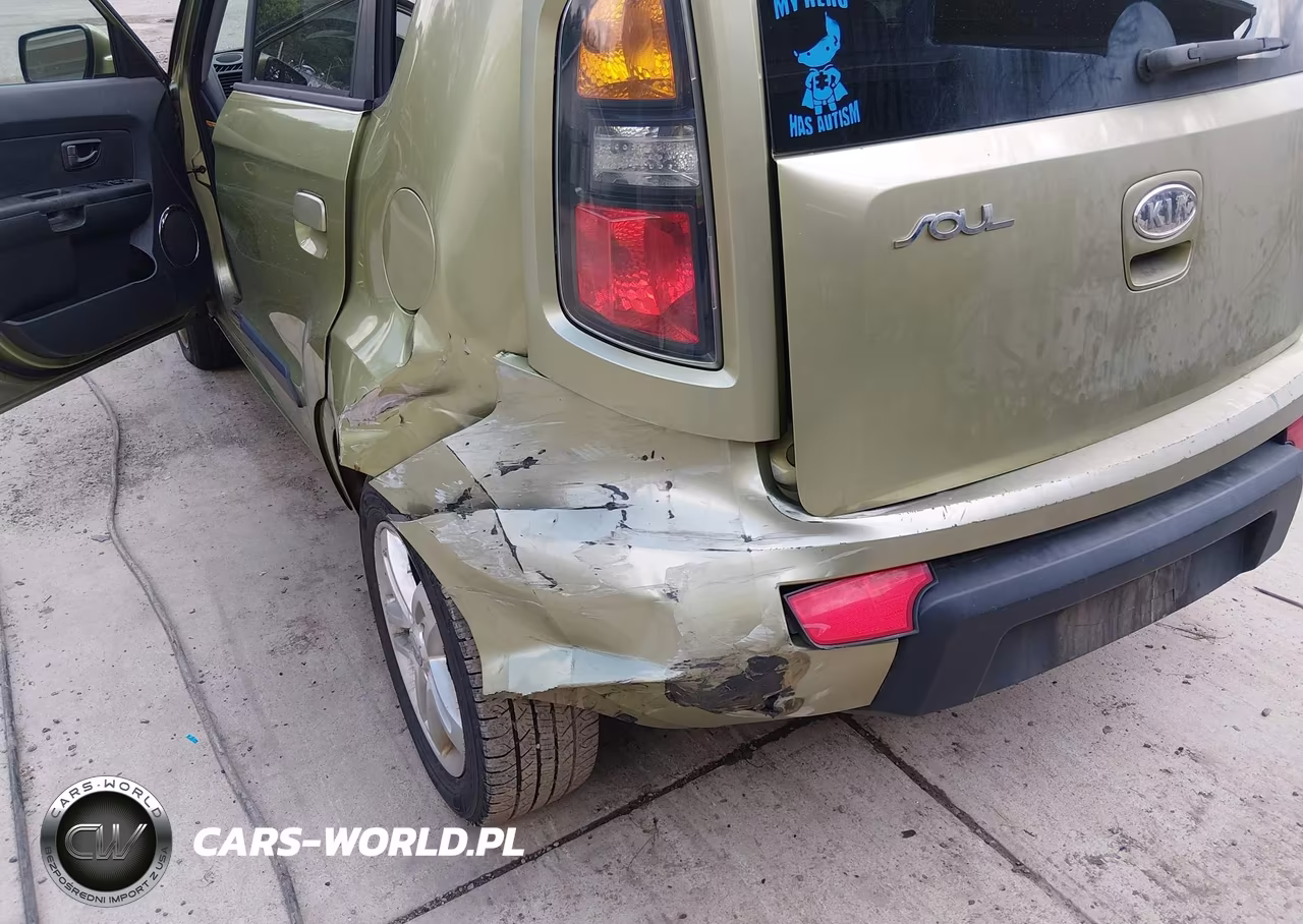 2010 Kia Soul + VIN:KNDJT2A22A7104635 - 6