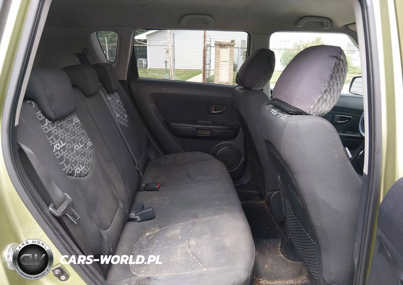 2010 Kia Soul + VIN:KNDJT2A22A7104635 - 8