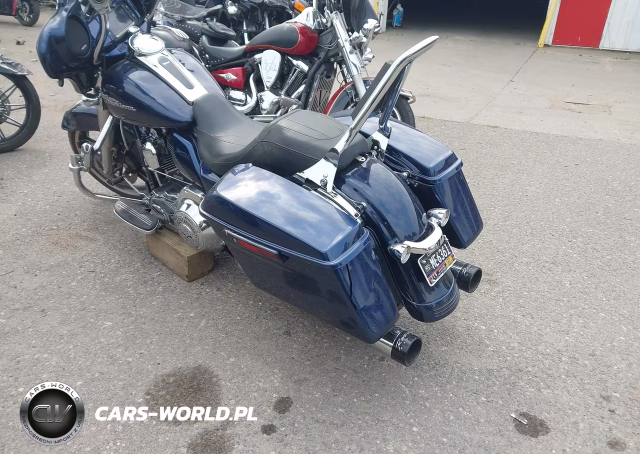 2014 Harley-Davidson Flhx Street Glide VIN:1HD1KBM14EB695168 - 3