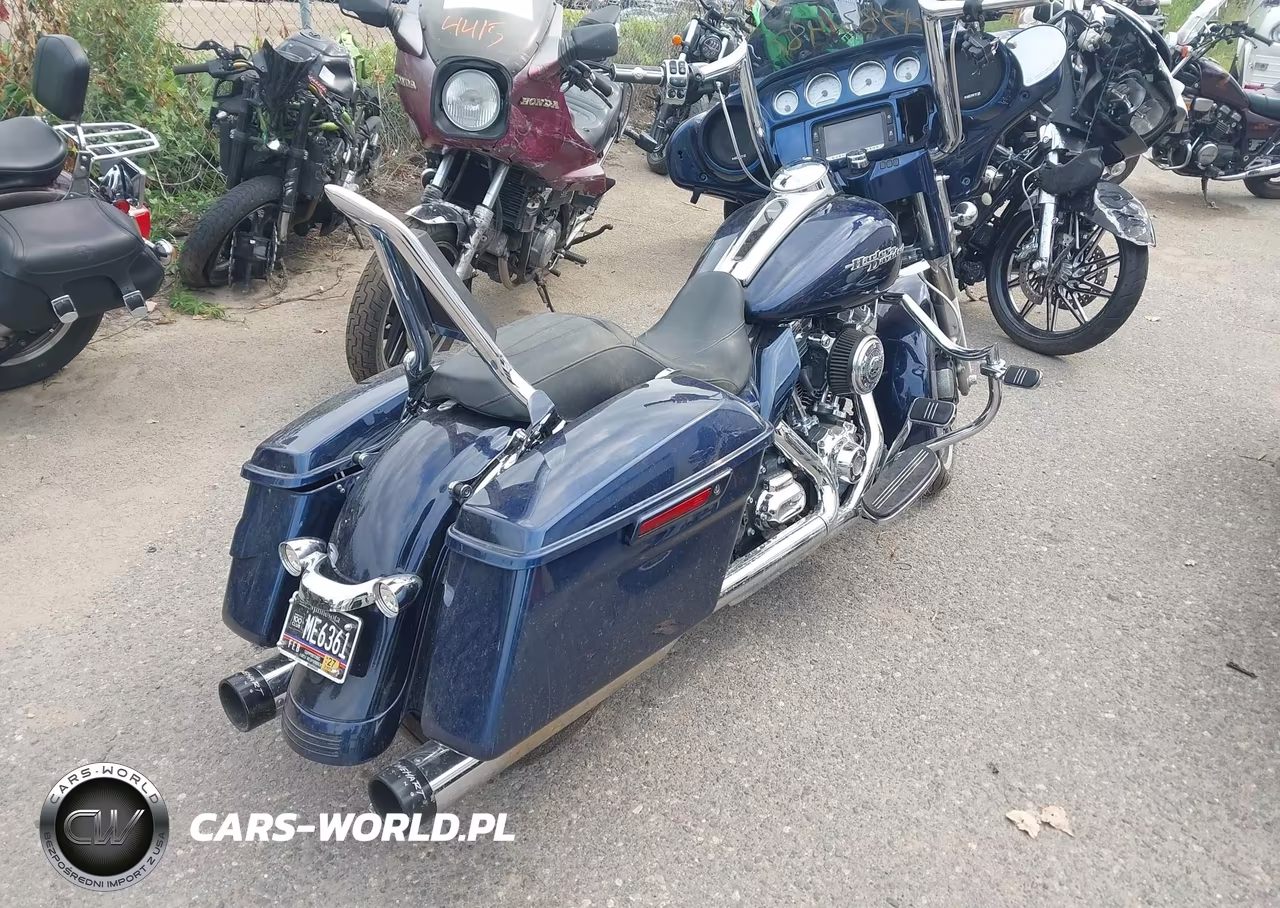 2014 Harley-Davidson Flhx Street Glide VIN:1HD1KBM14EB695168 - 4