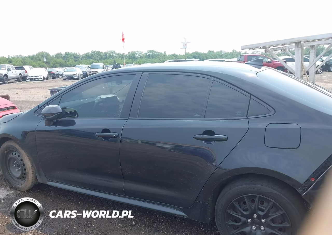 2021 Toyota Corolla Le VIN:5YFEPMAEXMP255818 - 14