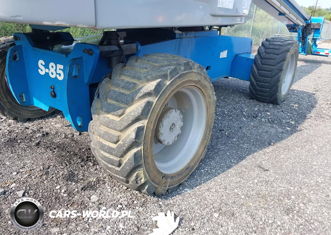 2011 Genie S-85 Boom Lift VIN:00000000S85118592 - 11