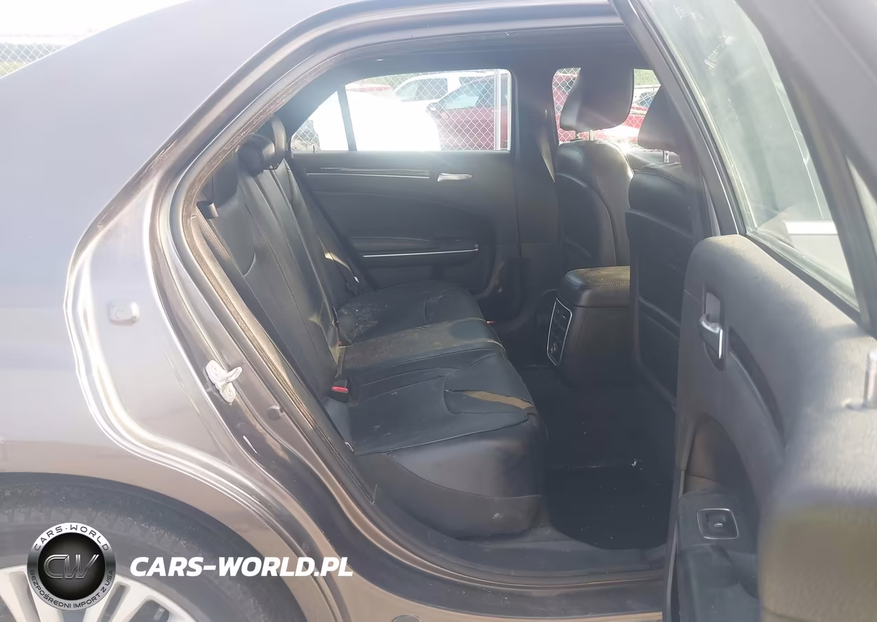 2014 Chrysler 300C Awd VIN:2C3CCAKG4EH265015 - 8