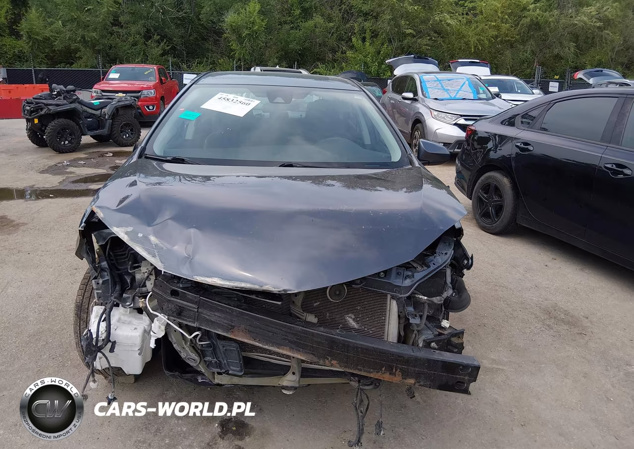 2017 Toyota Corolla Le VIN:5YFBURHE9HP593036 - 12