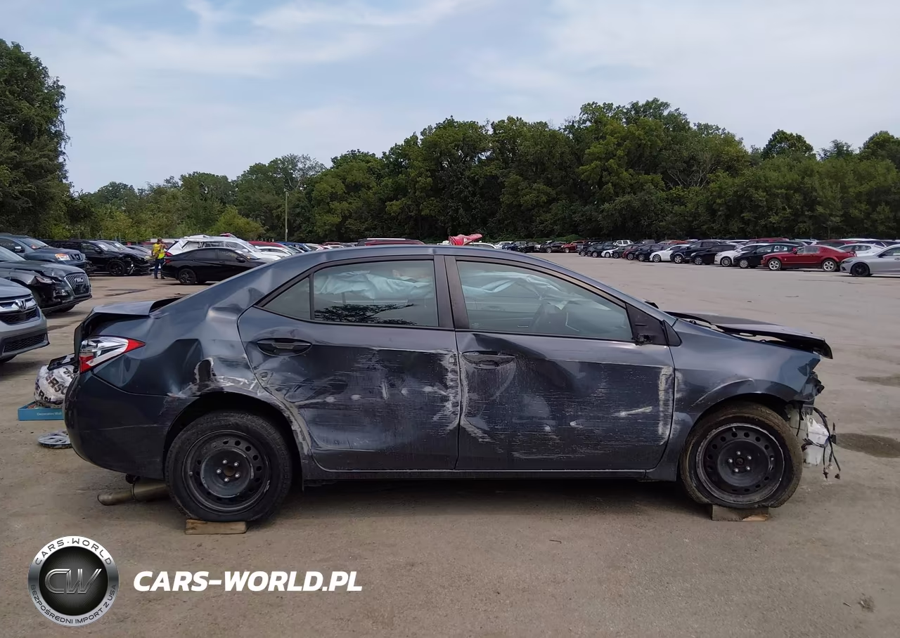 2017 Toyota Corolla Le VIN:5YFBURHE9HP593036 - 13