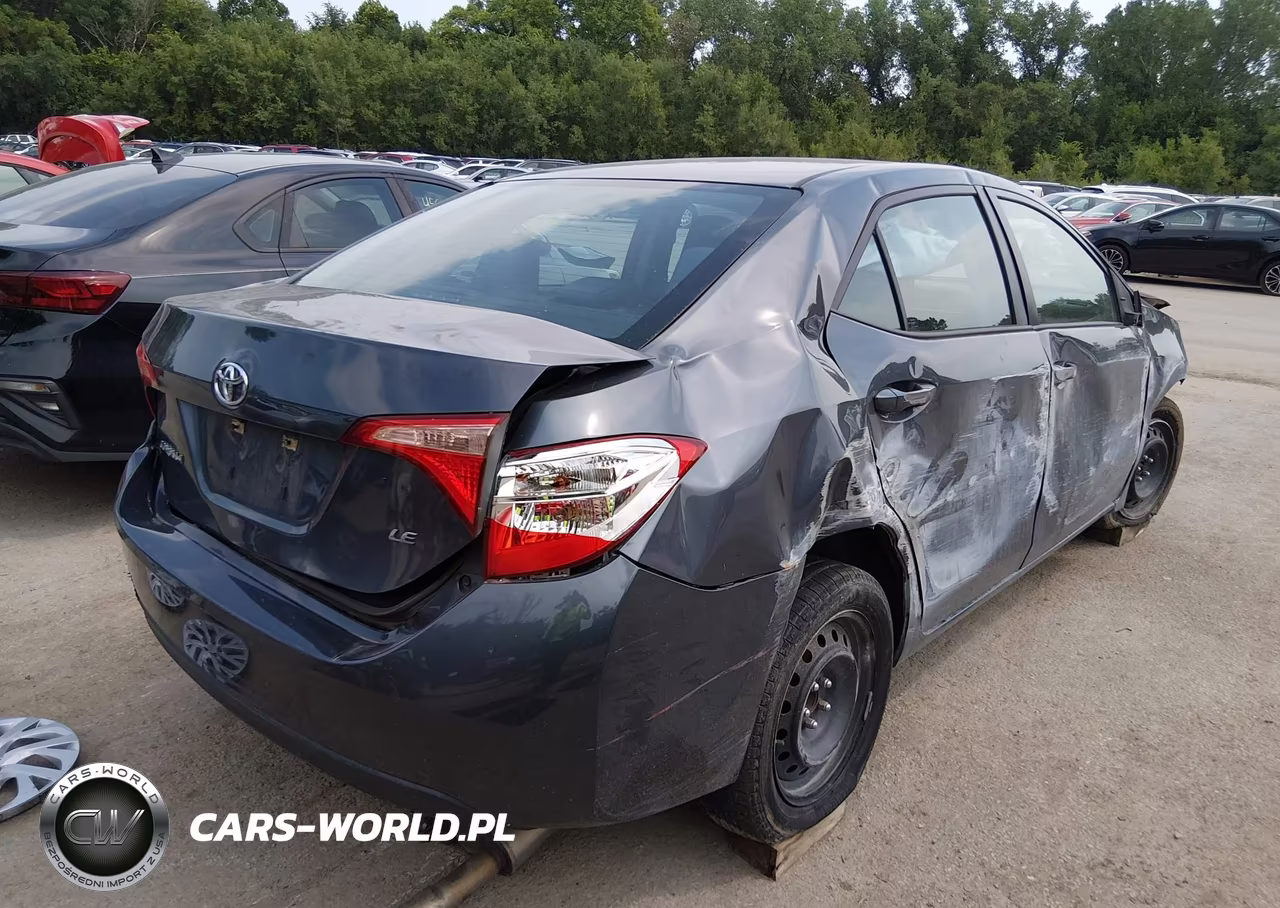 2017 Toyota Corolla Le VIN:5YFBURHE9HP593036 - 4