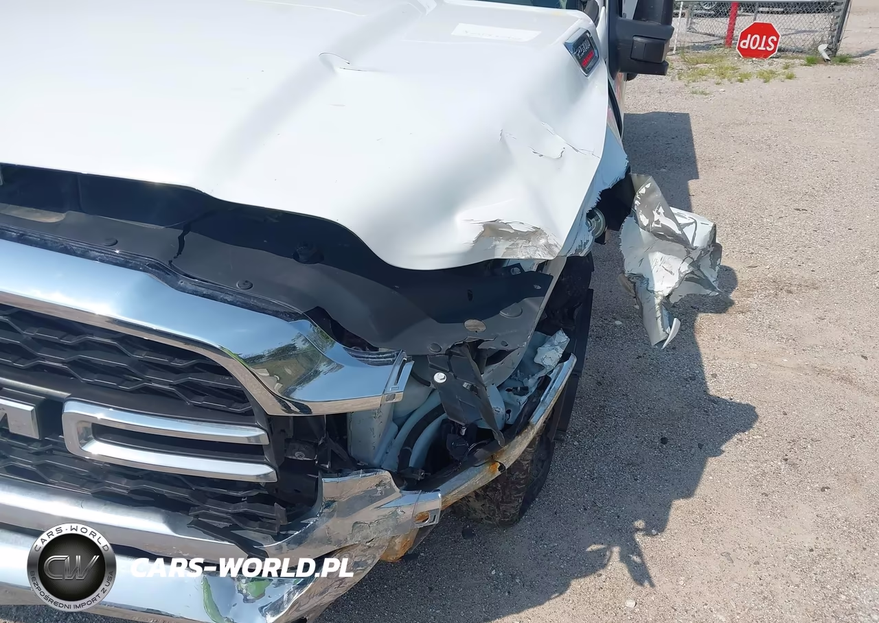 2024 Ram 2500 Tradesman VIN:3C6UR5HL6RG141027 - 18