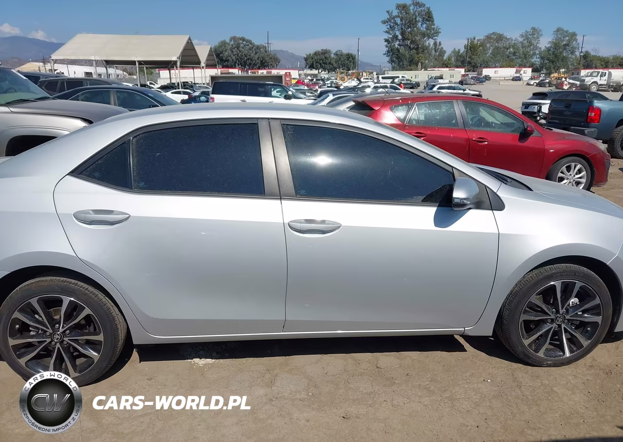 2019 Toyota Corolla Se VIN:2T1BURHE5KC136313 - 13