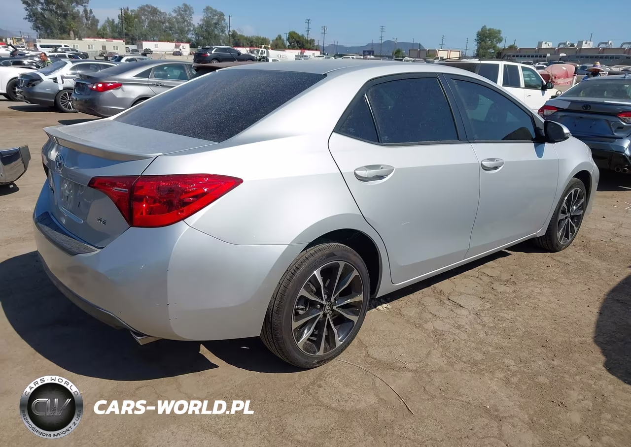 2019 Toyota Corolla Se VIN:2T1BURHE5KC136313 - 4