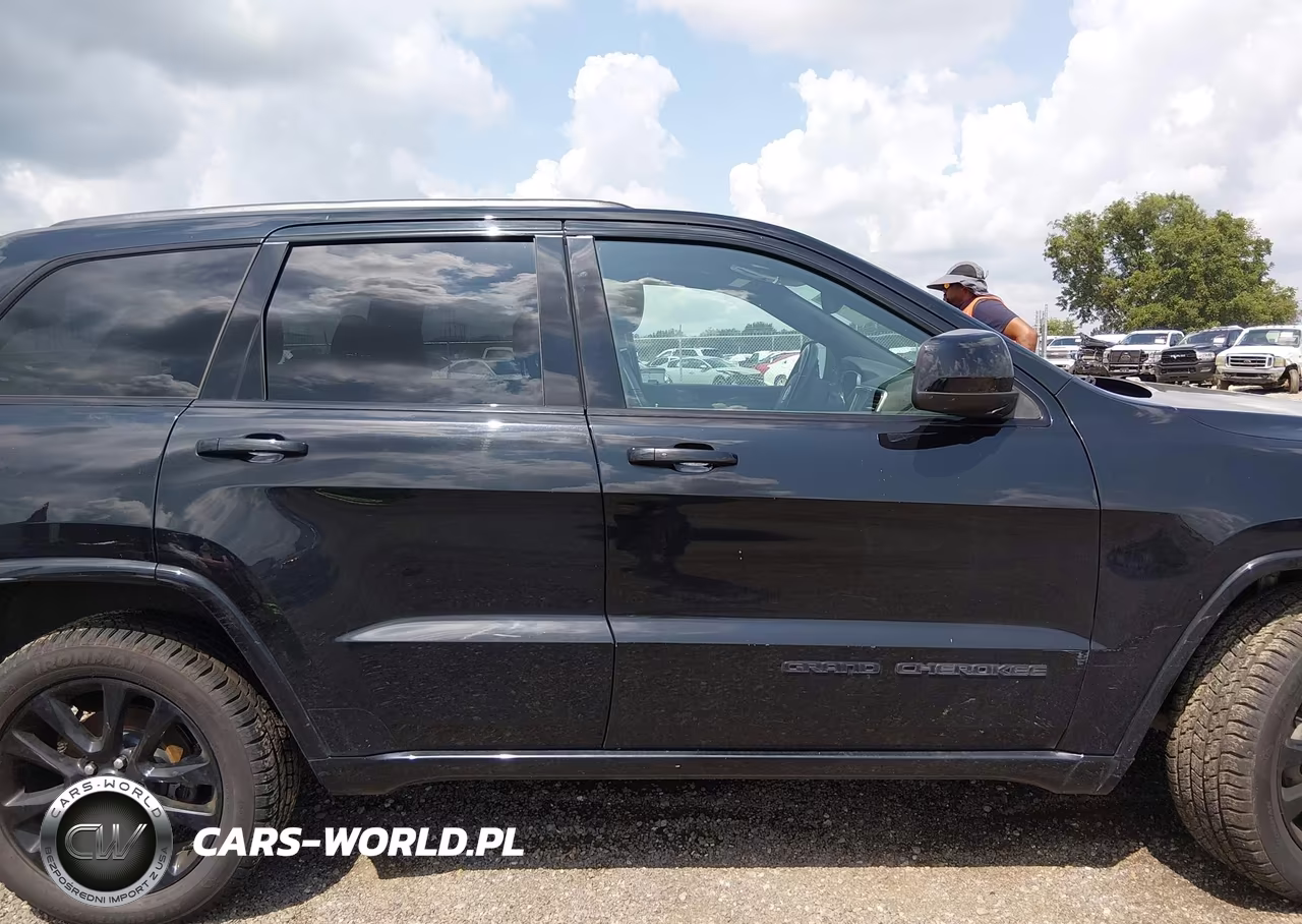 2017 Jeep Grand Cherokee Altitude VIN:1C4RJEAG2HC751981 - 13