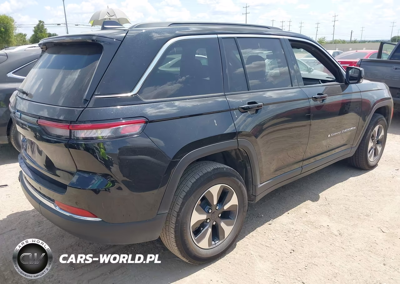 2025 Jeep Grand Cherokee 4Xe VIN:1C4RJYB63S8704041 - 4