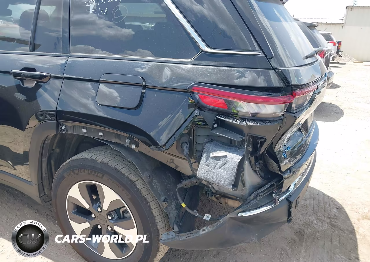 2025 Jeep Grand Cherokee 4Xe VIN:1C4RJYB63S8704041 - 6