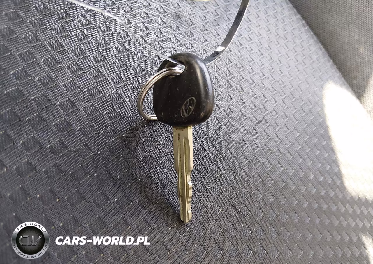 2009 Hyundai Accent Gs VIN:KMHCM36C29U115835 - 11