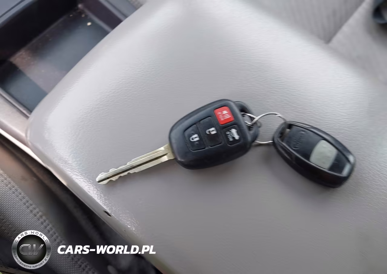 2016 Toyota Camry Le VIN:4T1BF1FK2GU164645 - 11