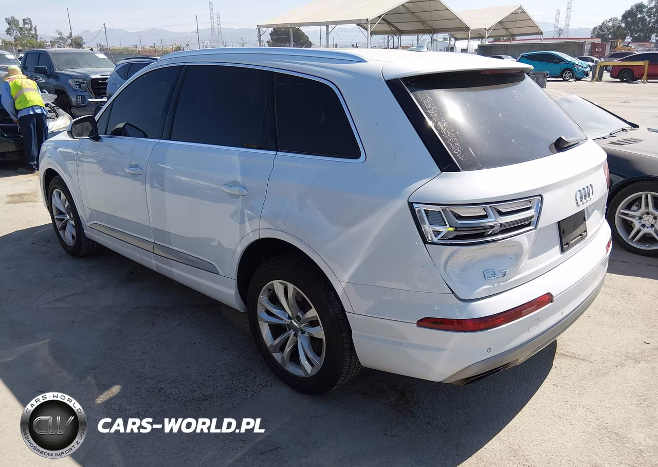 2018 Audi Q7 3.0T Premium VIN:WA1AAAF71JD053807 - 3