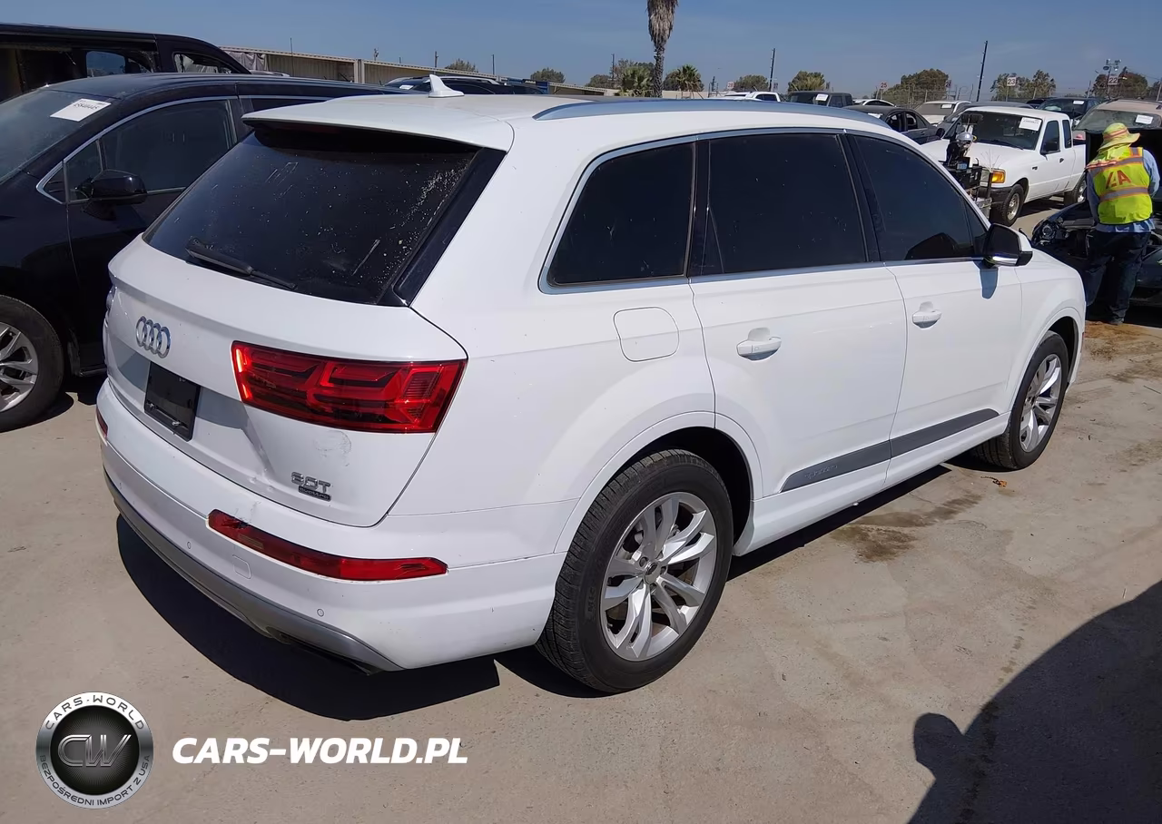 2018 Audi Q7 3.0T Premium VIN:WA1AAAF71JD053807 - 4