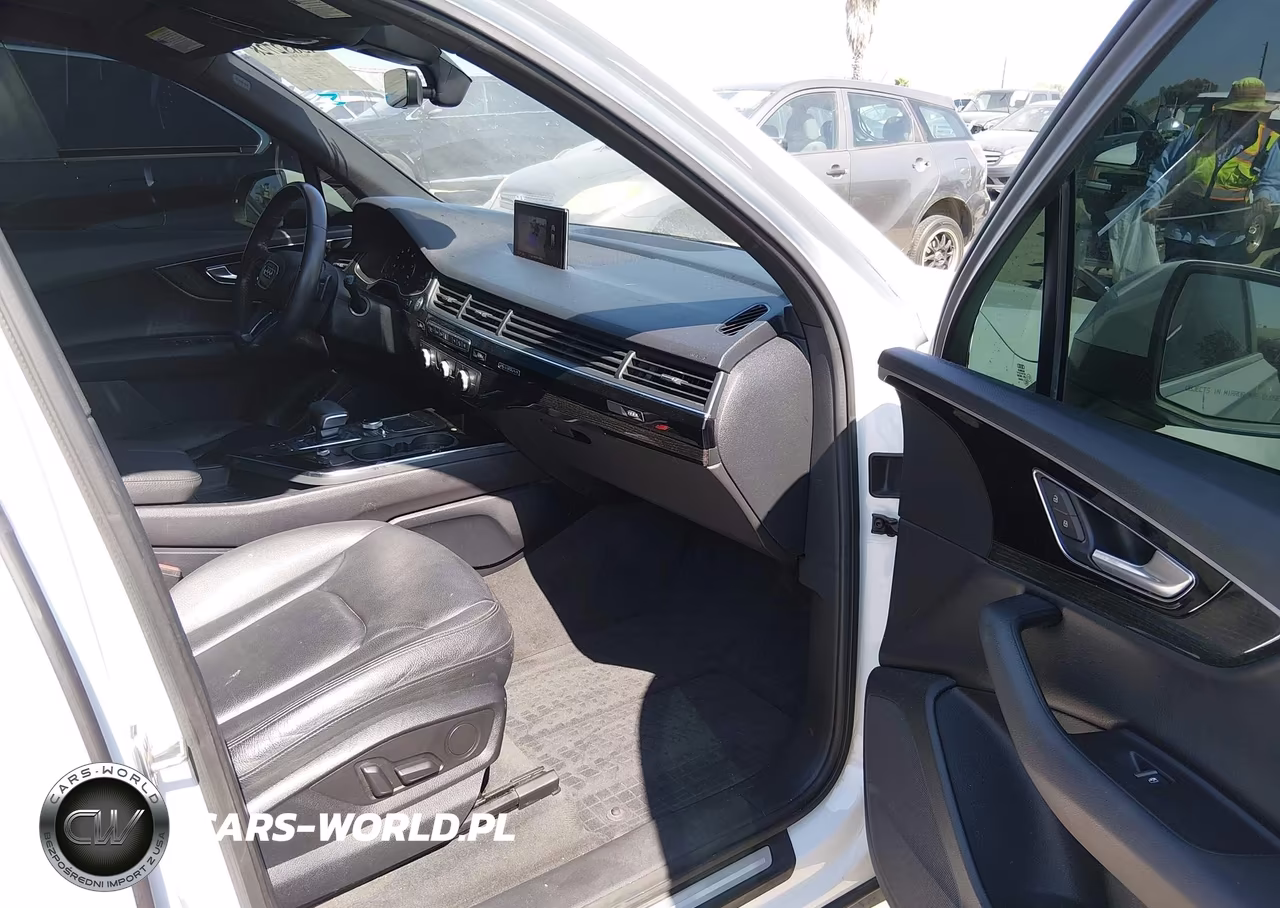 2018 Audi Q7 3.0T Premium VIN:WA1AAAF71JD053807 - 5