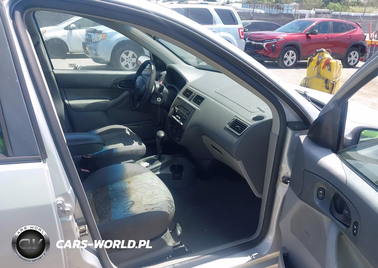 2005 Ford Focus Zx4 VIN:1FAFP34N75W230044 - 5