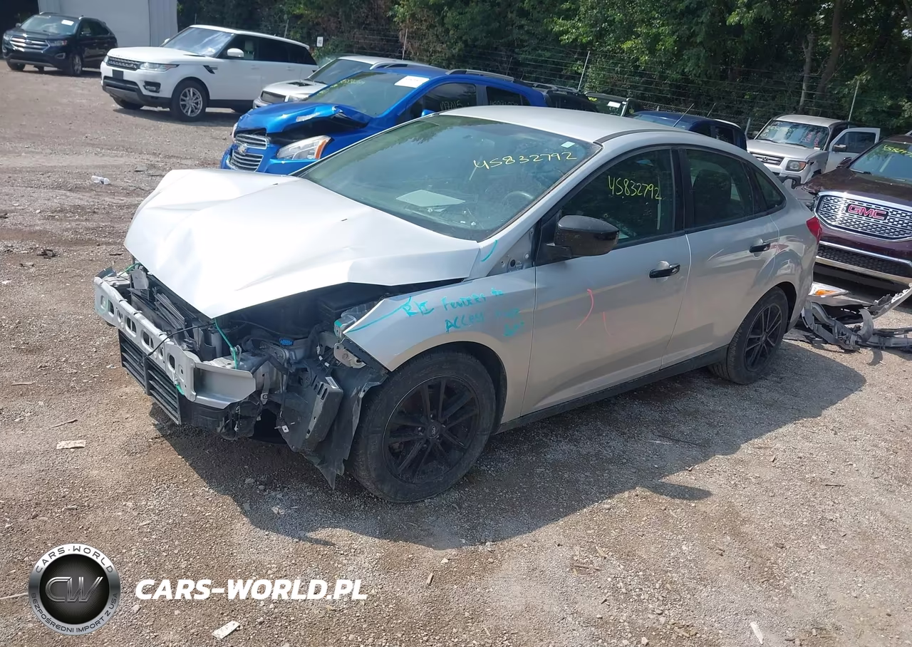 2018 Ford Focus Se VIN:1FADP3F22JL224898 - 2