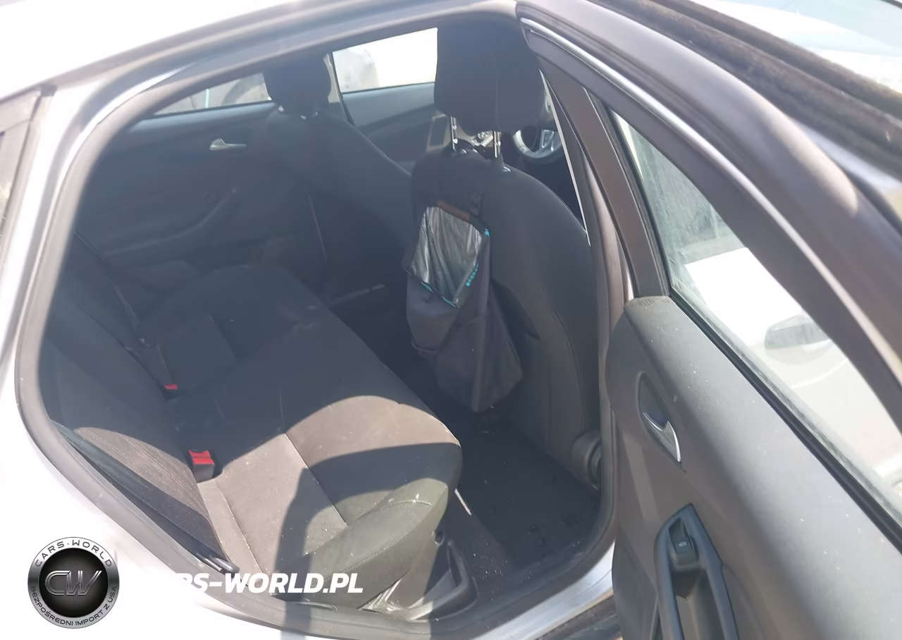 2018 Ford Focus Se VIN:1FADP3F22JL224898 - 8