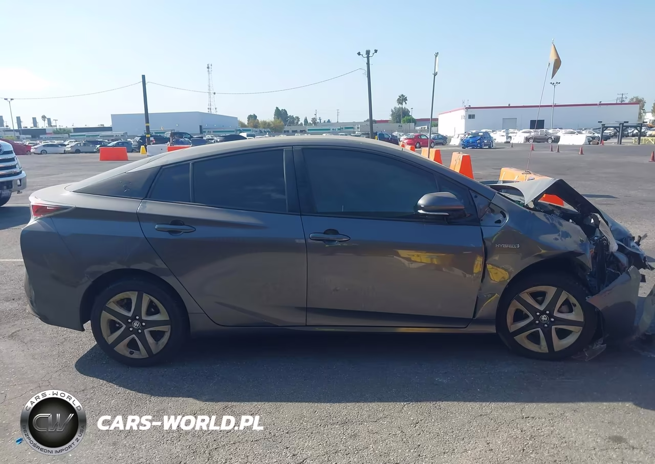 2016 Toyota Prius Three Touring VIN:JTDKARFU5G3015915 - 13