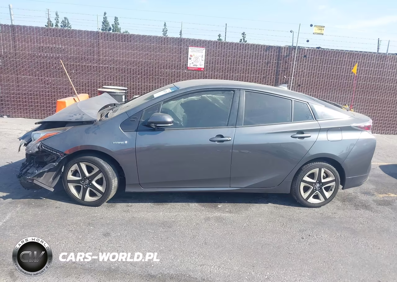 2016 Toyota Prius Three Touring VIN:JTDKARFU5G3015915 - 14