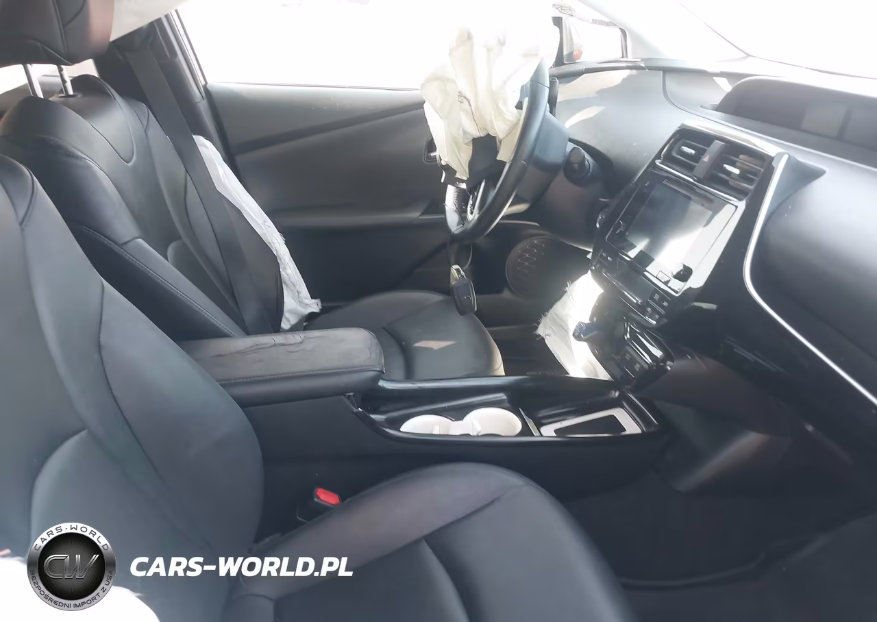 2016 Toyota Prius Three Touring VIN:JTDKARFU5G3015915 - 5