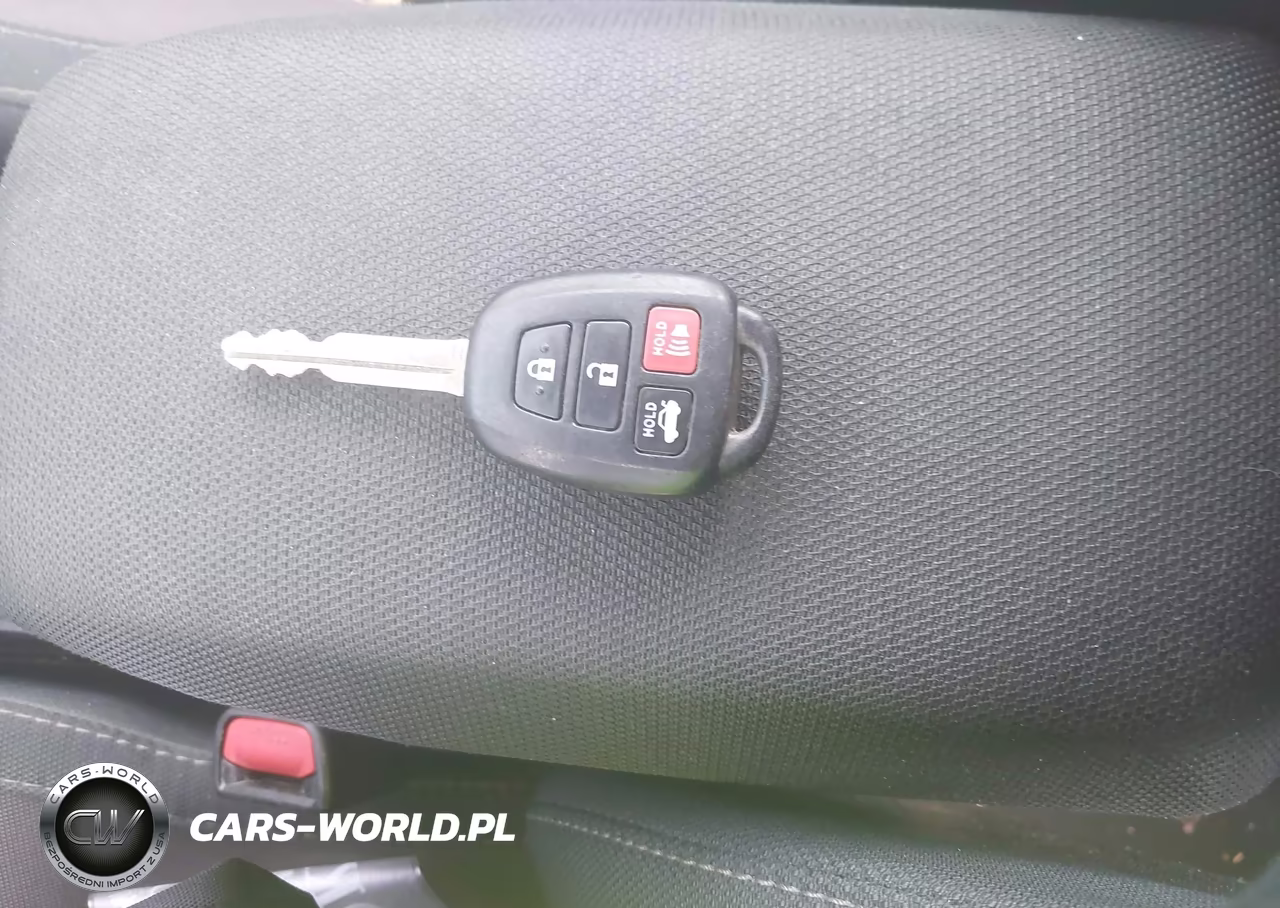 2018 Toyota Corolla Le VIN:2T1BURHE9JC040280 - 11