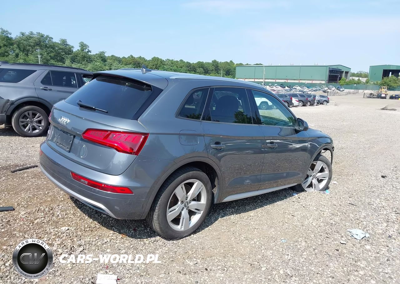 2018 Audi Q5 2.0T Premium-2.0T Tech Premium VIN:WA1ANAFY6J2013182 - 4