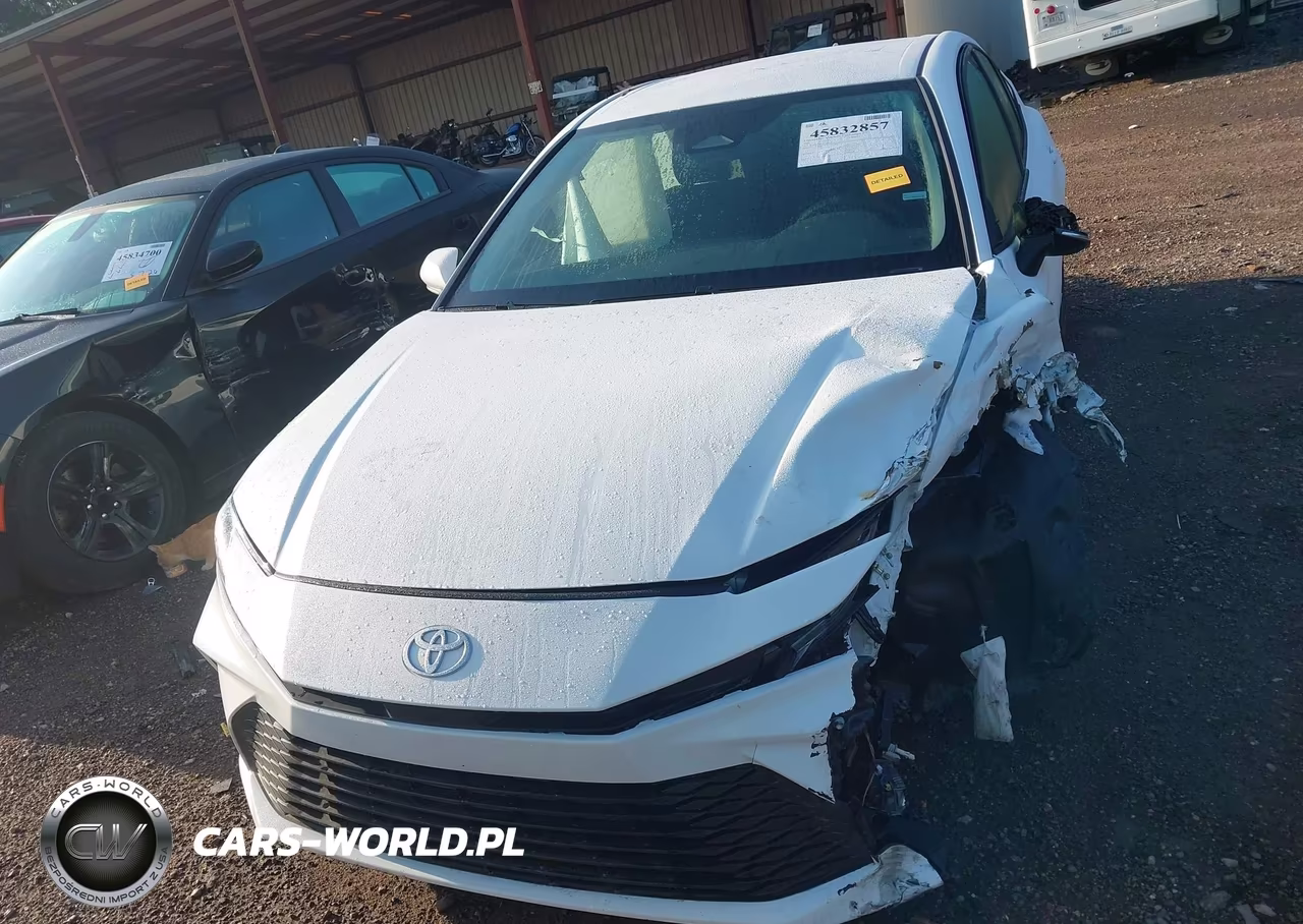2026 Toyota Camry Le VIN:4T1DAACK5TU733221 - 12