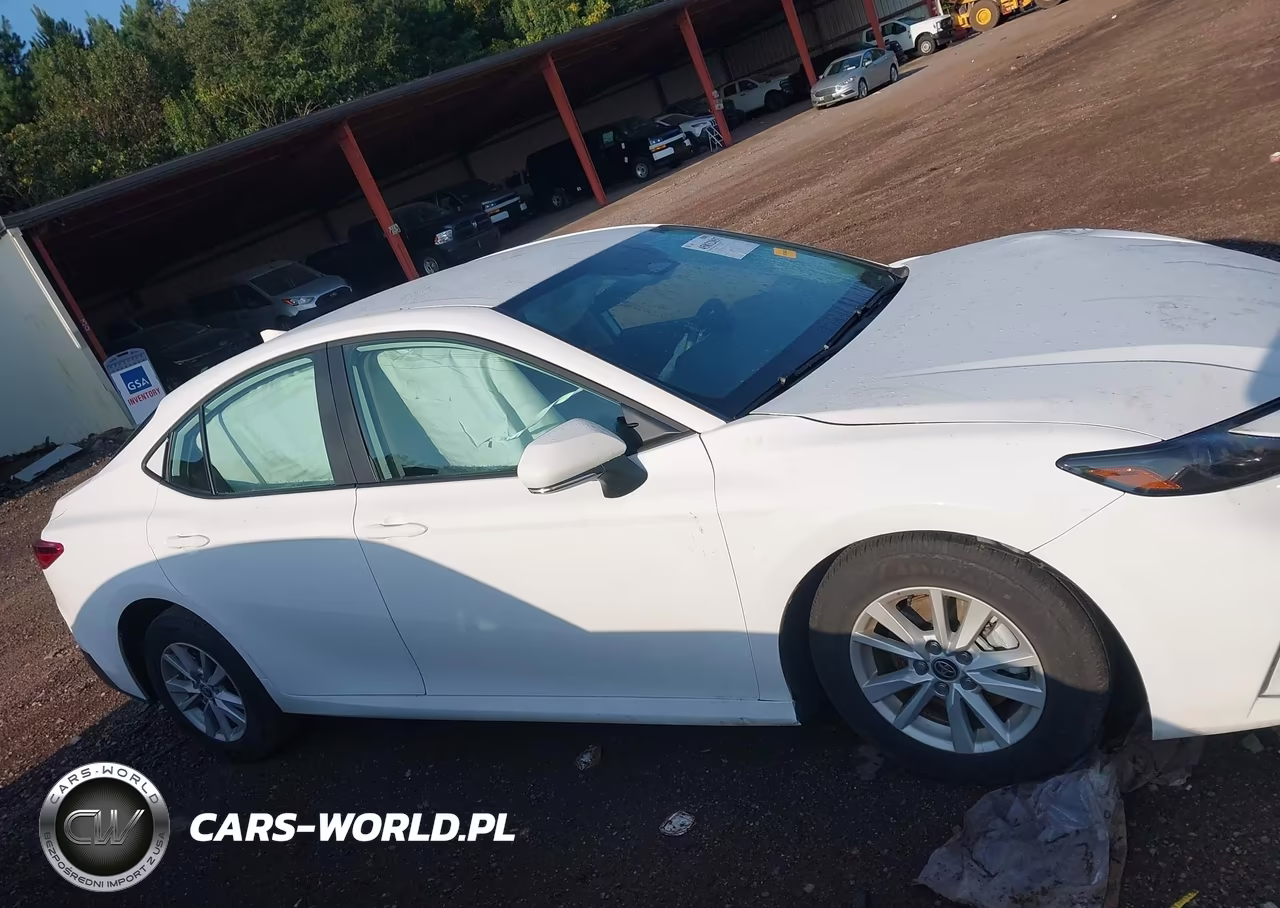 2026 Toyota Camry Le VIN:4T1DAACK5TU733221 - 13