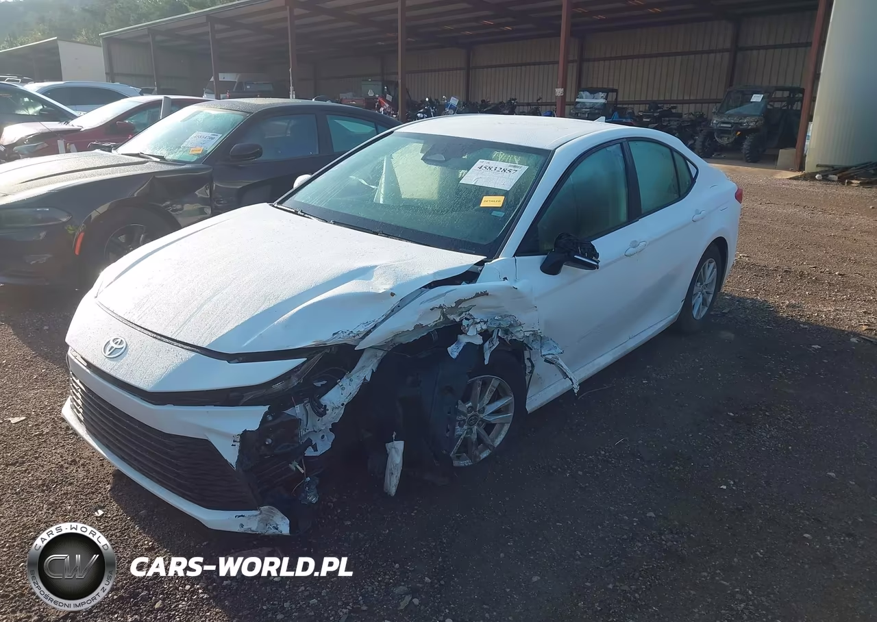 2026 Toyota Camry Le VIN:4T1DAACK5TU733221 - 2