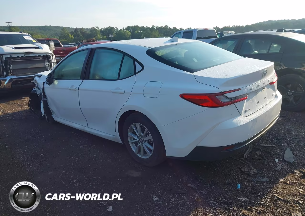 2026 Toyota Camry Le VIN:4T1DAACK5TU733221 - 3