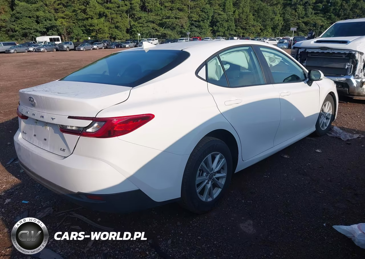 2026 Toyota Camry Le VIN:4T1DAACK5TU733221 - 4