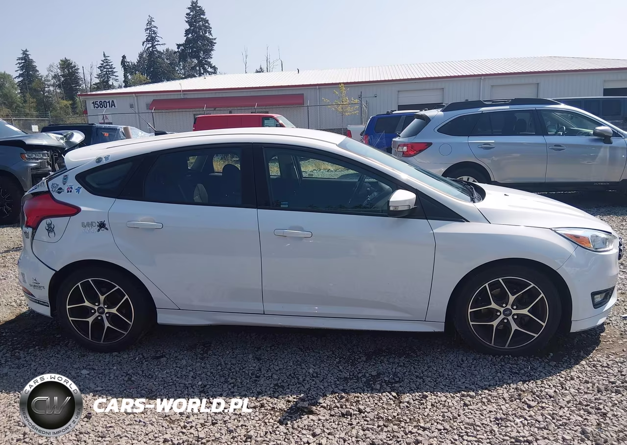2016 Ford Focus Se VIN:1FADP3K28GL247259 - 13