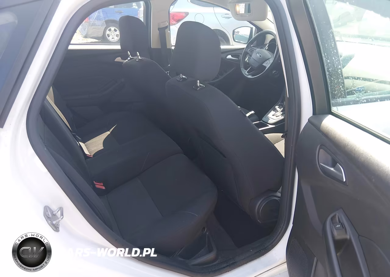 2016 Ford Focus Se VIN:1FADP3K28GL247259 - 18