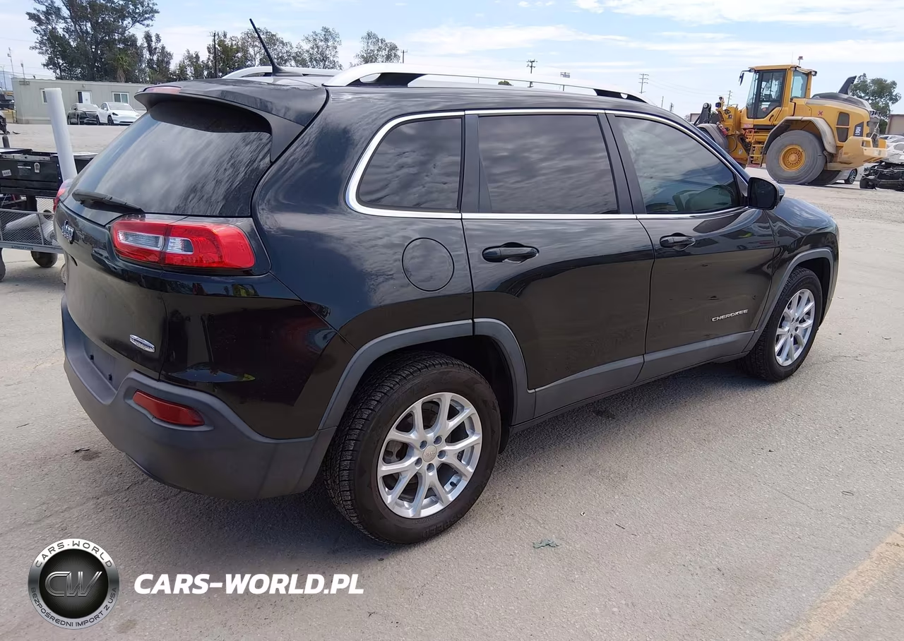 2016 Jeep Cherokee Latitude VIN:1C4PJLCB7GW234394 - 4