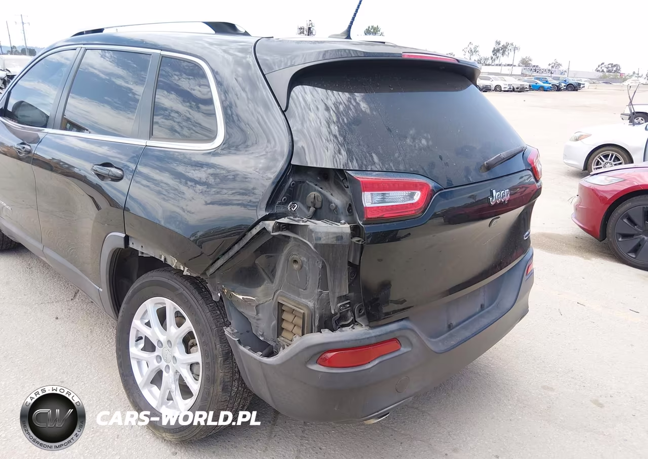 2016 Jeep Cherokee Latitude VIN:1C4PJLCB7GW234394 - 6