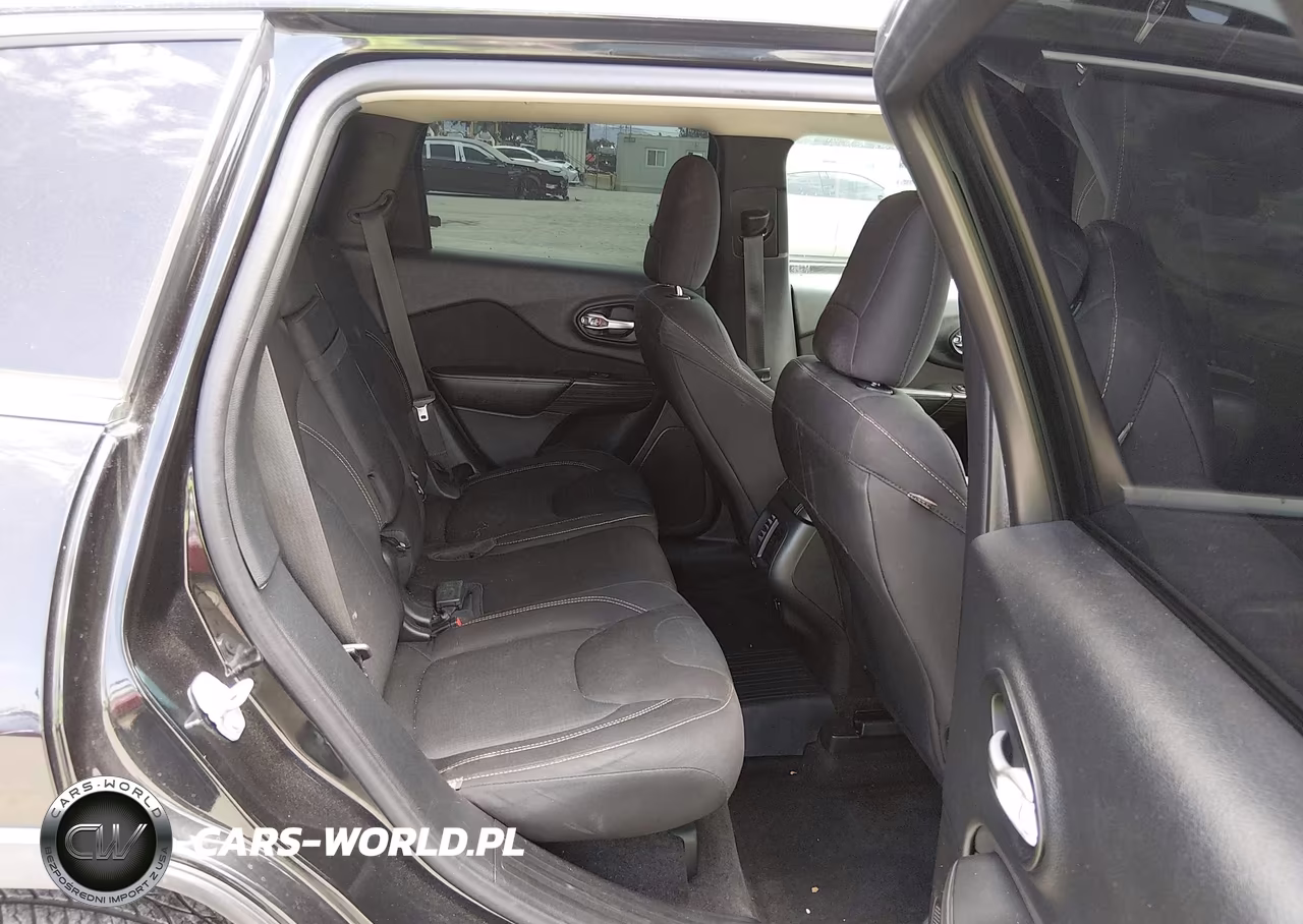 2016 Jeep Cherokee Latitude VIN:1C4PJLCB7GW234394 - 8